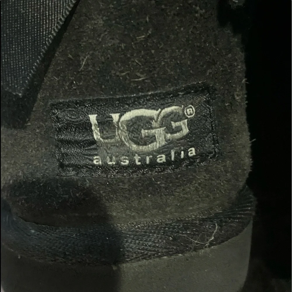 UGG Bailey Bow Black Sheepskin women's Boots Size 4